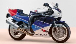 Suzuki GSXR750 89 LE.jpg