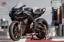 Triumph-Moto2-01.jpg