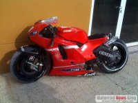 Ducati-Diavel-Nicky-Hayden.jpg